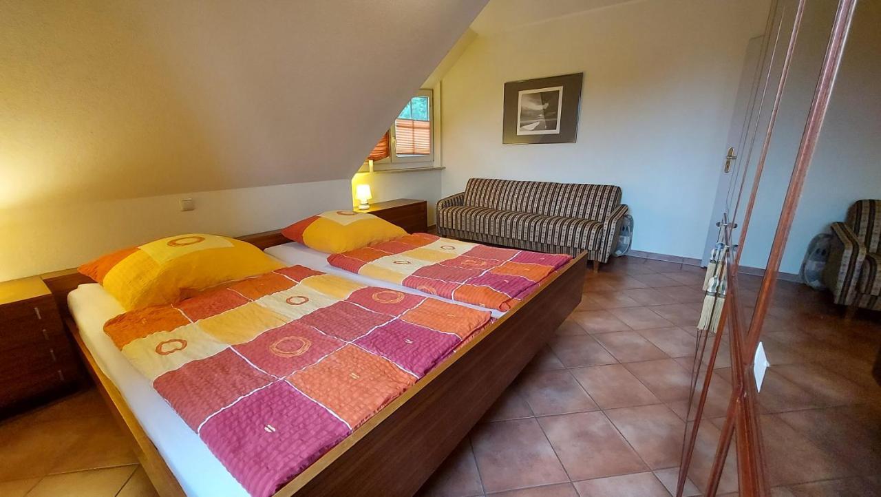 Ferienwohnung Im Uhlenhuus Wiek auf Rügen Esterno foto