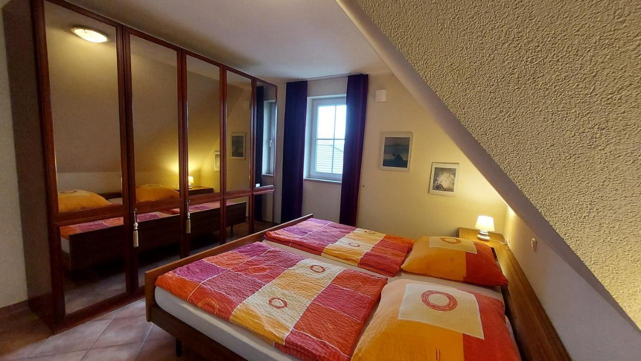 Ferienwohnung Im Uhlenhuus Wiek auf Rügen Esterno foto